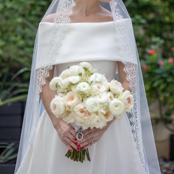 Rosa Clara White Wedding Dress with Lace Details